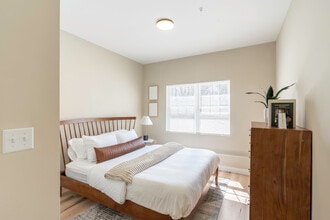 Prentice Place in North Grafton, MA - Foto de edificio - Interior Photo