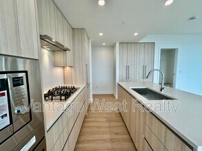 238 Leon Ave in Kelowna, BC - Building Photo - Building Photo