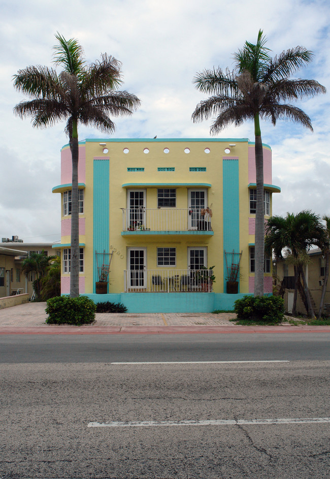 9340 Collins Ave in Surfside, FL - Building Photo - Building Photo