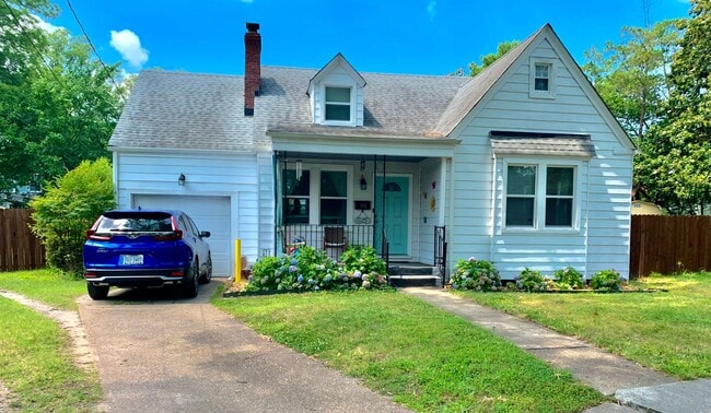 property at 106 W Severn Rd