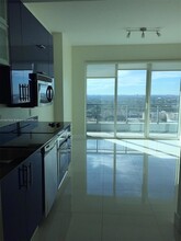 60 SW 13th St, Unit 1611 in Miami, FL - Building Photo - Building Photo