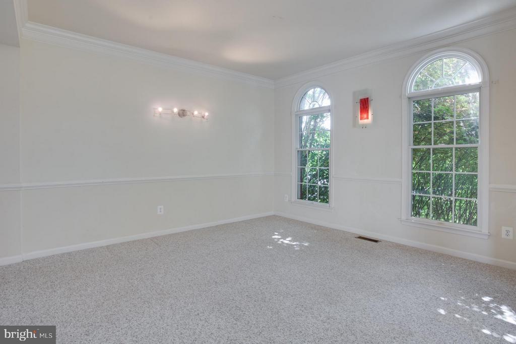 43910 Camellia St in Ashburn, VA - Building Photo