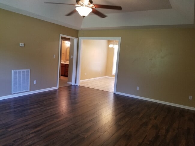 4242 Lightsey Rd in Valdosta, GA - Foto de edificio - Building Photo