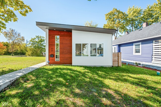 property at 318 N Tacoma Ave