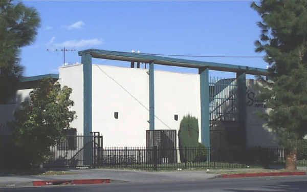 Saticoy Apartments in Canoga Park, CA - Building Photo - Building Photo