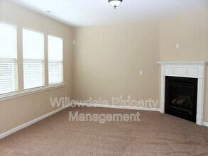 2424 Lambton Wood Dr in Apex, NC - Foto de edificio - Building Photo