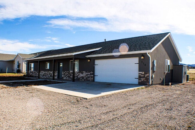 property at 718 400 S