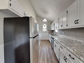 7113 Michael Ln in Pleasant Valley, MO - Building Photo - Building Photo