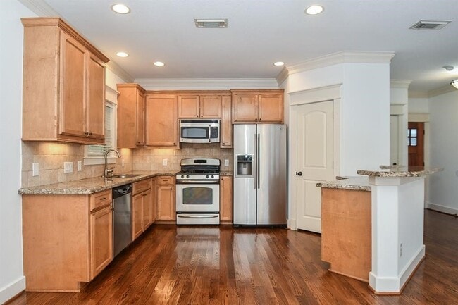 property at 1013 W 16th St