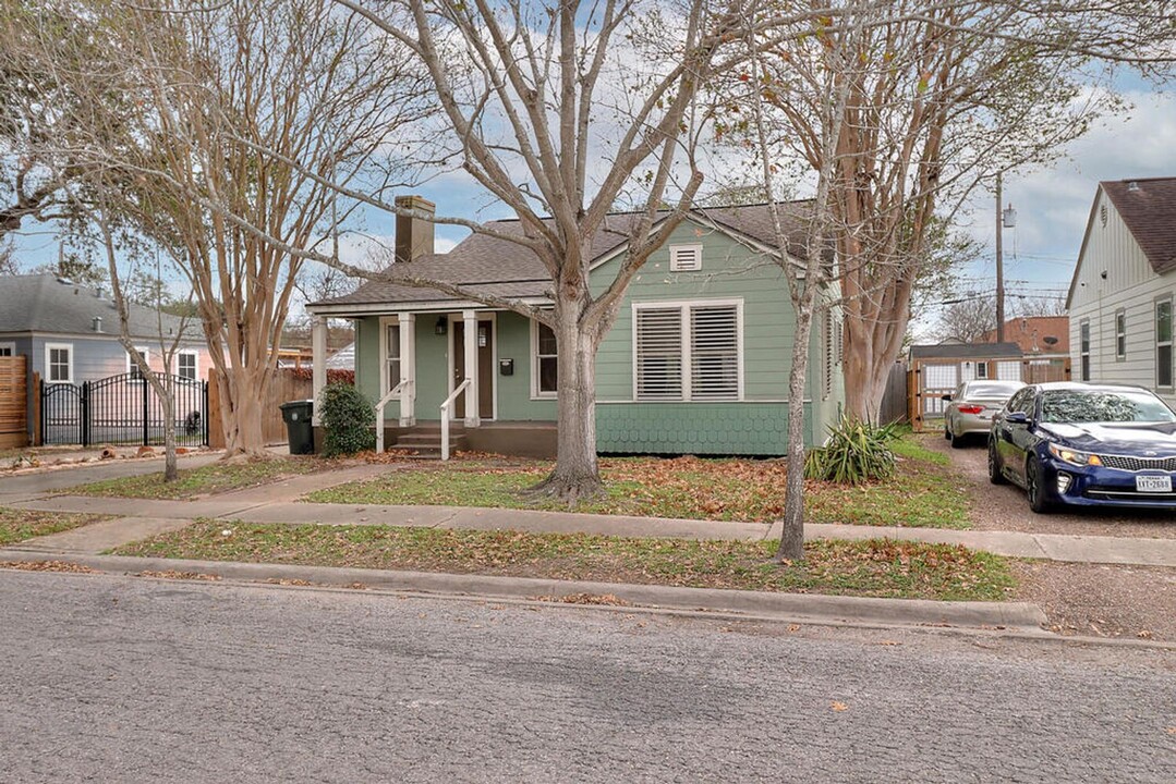 441 Indiana Ave in Corpus Christi, TX - Foto de edificio