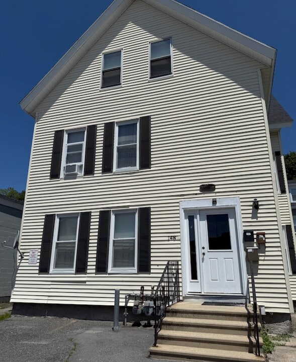 148 West St, Unit 1 in Worcester, MA - Foto de edificio