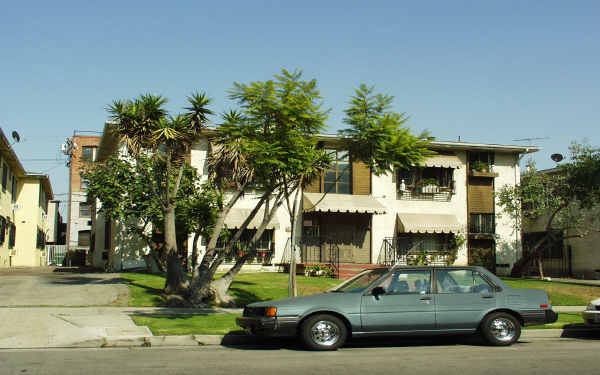 444 S Manhattan Pl in Los Angeles, CA - Building Photo - Building Photo