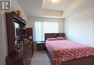 5131-5131 Sheppard Ave E in Toronto, ON - Building Photo - Building Photo