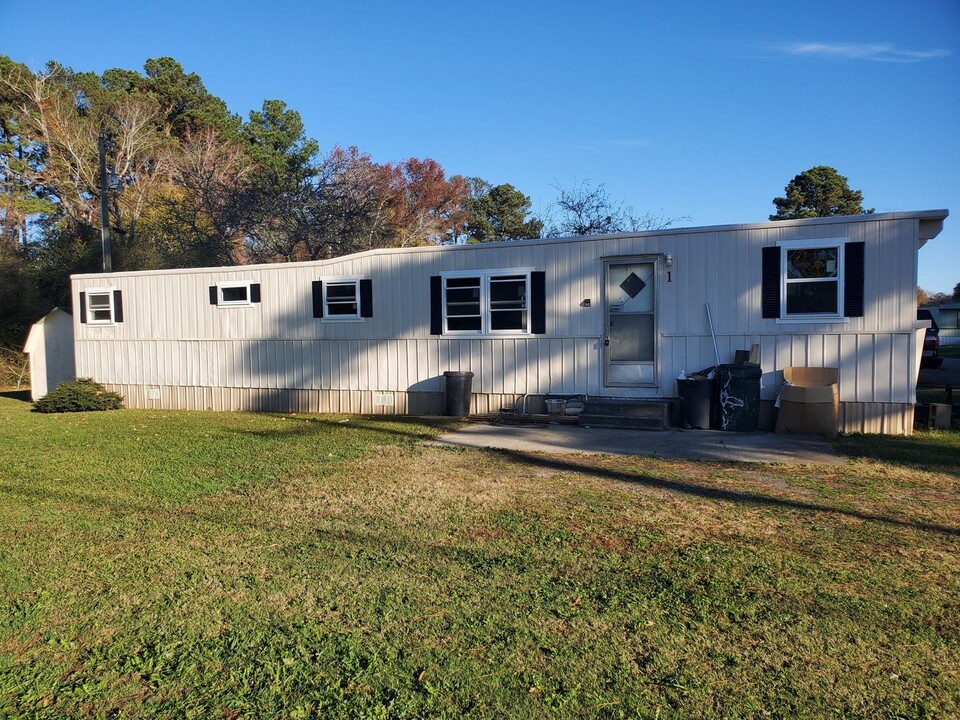 1114 Northside Rd in Elizabeth City, NC - Building Photo