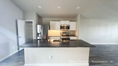 3219 Abbeville Ave in Wolfforth, TX - Foto de edificio - Building Photo