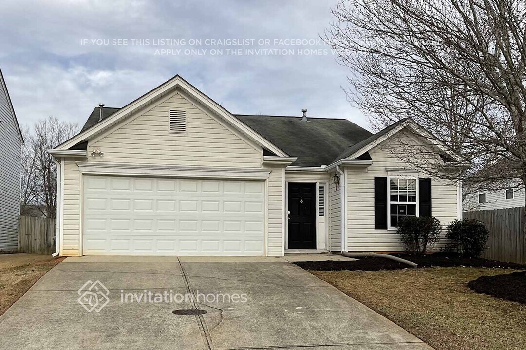 302 Meadows Ln in Canton, GA - Building Photo