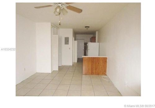 7625 Harding Ave in Miami Beach, FL - Foto de edificio