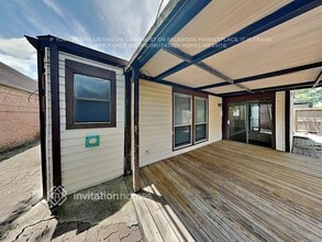 2227 Briarwest Blvd in Houston, TX - Building Photo - Building Photo