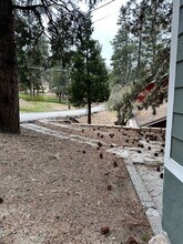 32064 Hunsaker Way in Running Springs, CA - Foto de edificio - Building Photo