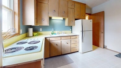 2319 Clark Ave in Ames, IA - Building Photo - Building Photo