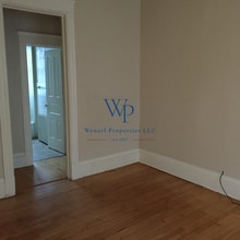 1215 Marshall St, Unit D in Manitowoc, WI - Foto de edificio - Building Photo