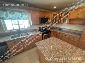 5809 E Wardlow Rd in Long Beach, CA - Foto de edificio - Building Photo