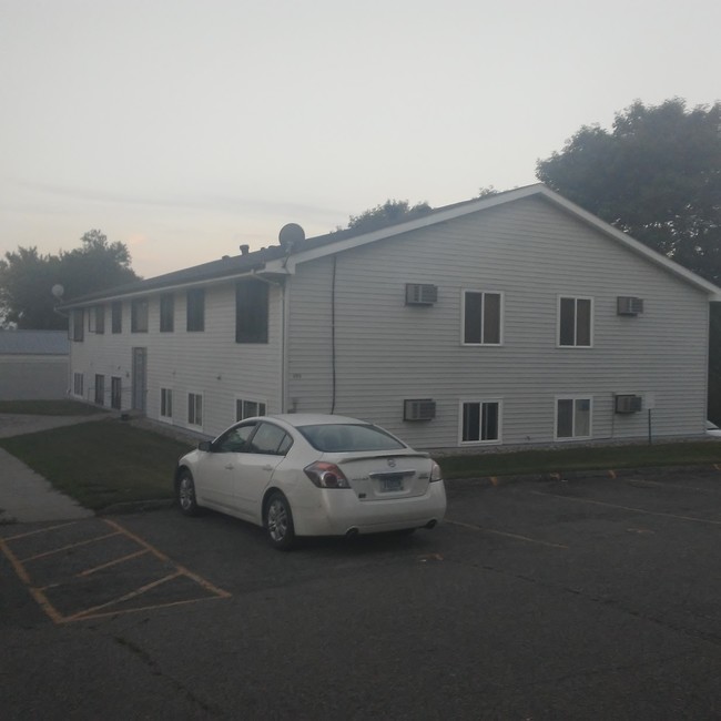 309 W 9th St in Starbuck, MN - Foto de edificio - Building Photo