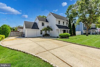 1 Maplewood Ct in Barnegat Township, NJ - Building Photo - Building Photo