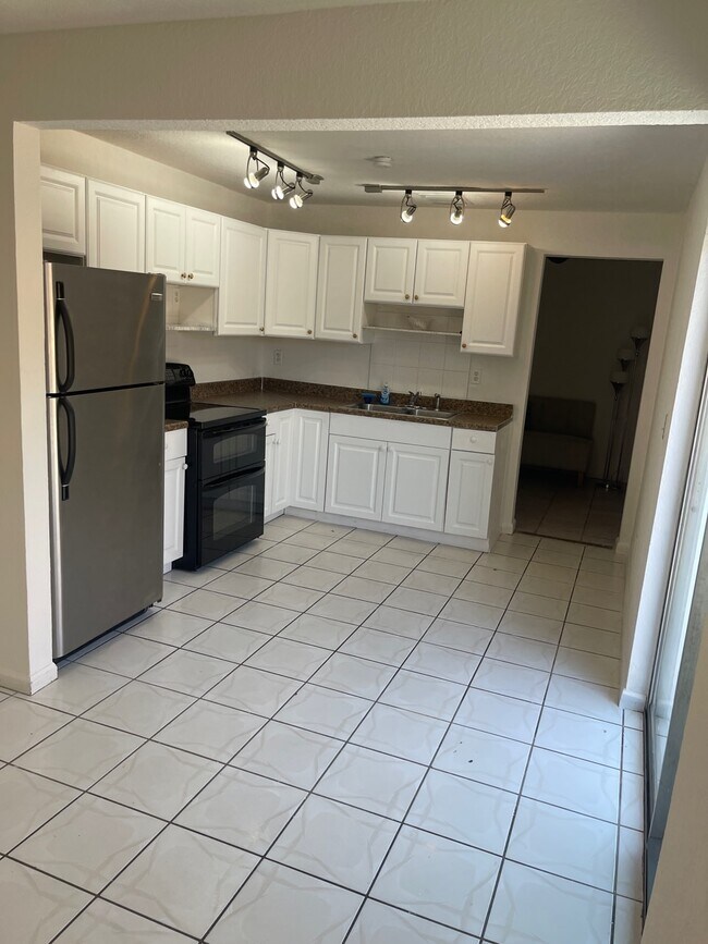 4915 Weymouth St, Unit Raquel in Greenacres, FL - Building Photo - Building Photo