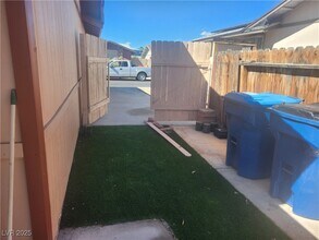 4726 Madrigal Way in Las Vegas, NV - Building Photo - Building Photo