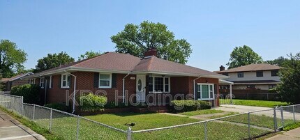 1002 Hatton St in Norfolk, VA - Building Photo - Building Photo