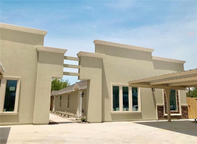 property at 7 Taxco Ct