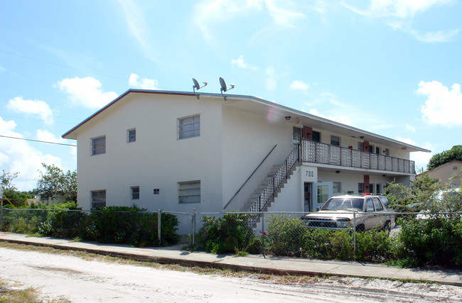 700 S A St in Lake Worth, FL - Building Photo - Building Photo