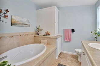 10709 Roseate Spoonbill Cir in Estero, FL - Foto de edificio - Building Photo