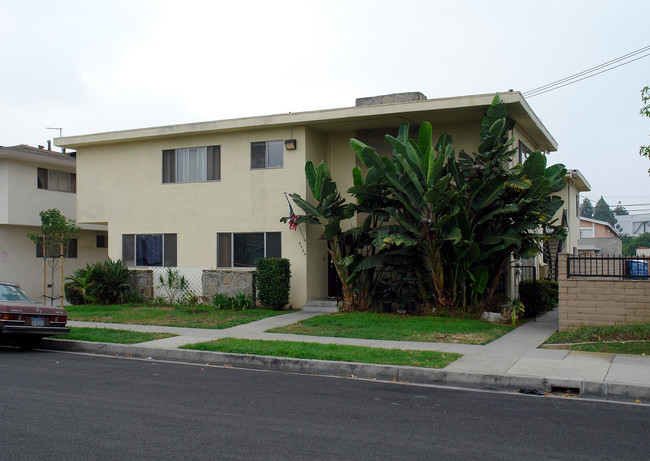 4534 W 115th St in Hawthorne, CA - Foto de edificio - Building Photo