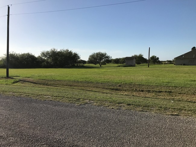 3061 County Road 81 in Robstown, TX - Foto de edificio - Building Photo