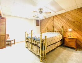 1030 Collins Hill Rd in Lawrenceville, GA - Building Photo
