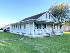 2503 Ave G in Nederland, TX - Building Photo