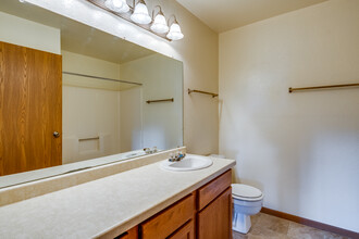 Central Park Apartments in West Allis, WI - Building Photo - Interior Photo