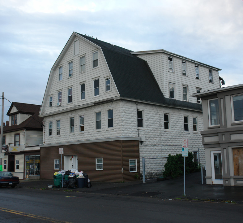 1215 Milton Ave in Syracuse, NY - Building Photo