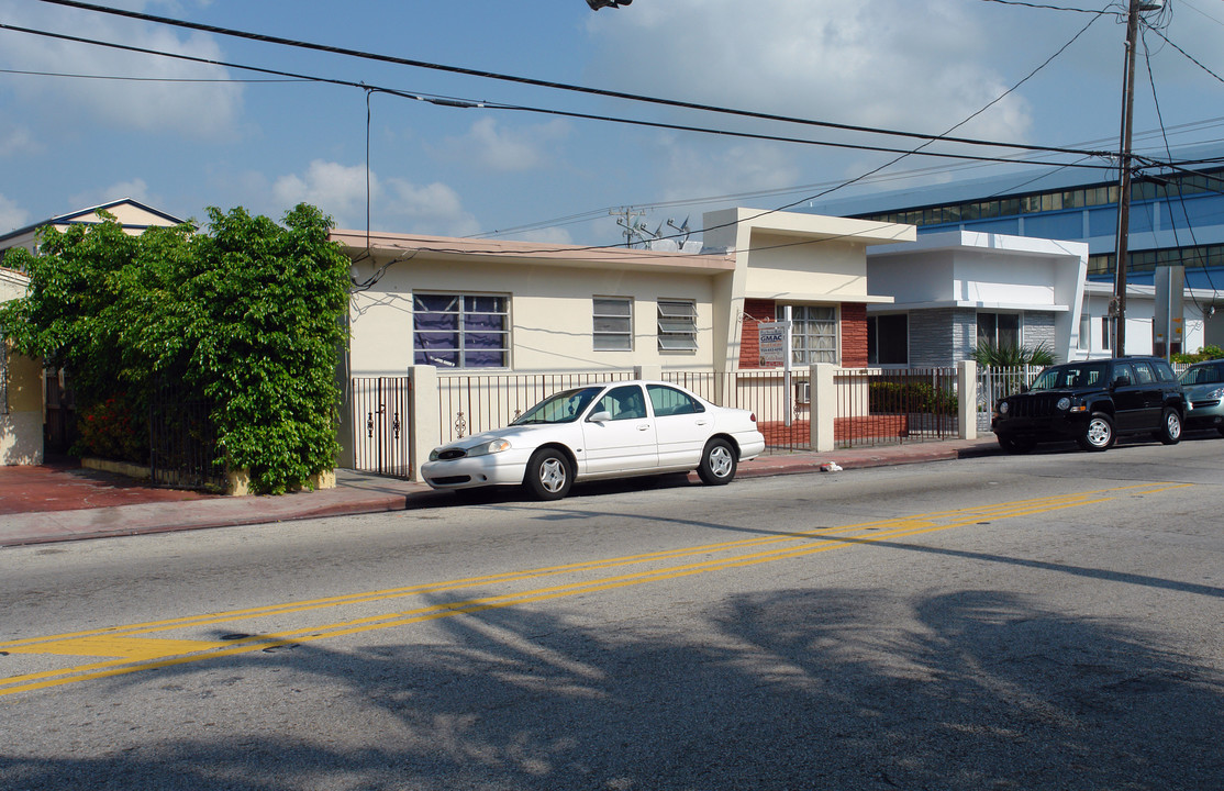 7630 Dickens Ave in Miami Beach, FL - Building Photo