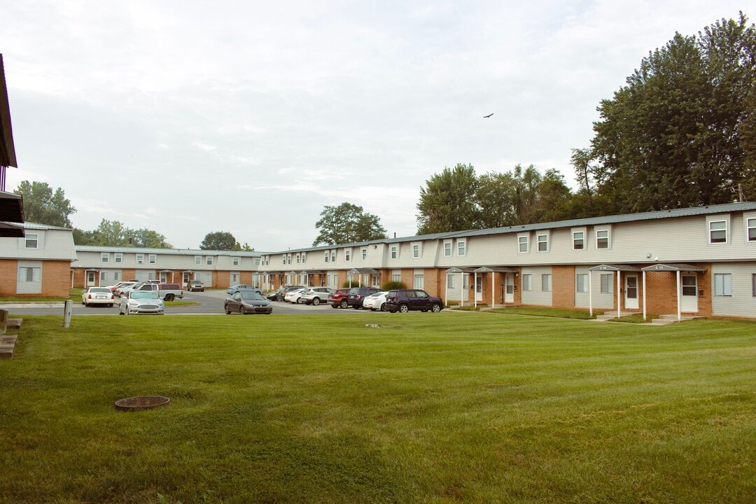 Carter West Apartments & Townhouses in Kokomo, IN - Foto de edificio