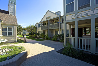 Via Pacifica Gardens in Aptos, CA - Building Photo - Building Photo