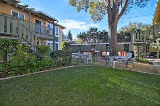 30 Gladys Court in Mountain View, CA - Building Photo - Building Photo