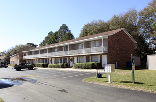 Oakleaf Townhouses Apartments