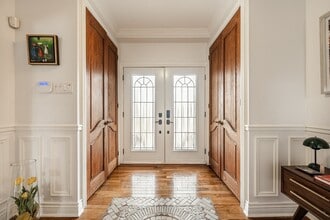 18 Cr East Gables in Beaconsfield, QC - Building Photo - Building Photo