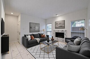 1818 Augusta Dr in Houston, TX - Building Photo