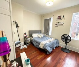 45 Hemenway St, Unit 2 in Boston, MA - Foto de edificio - Building Photo