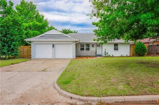 9712 Essex Ct in The Village, OK - Building Photo