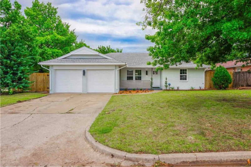 9712 Essex Ct in The Village, OK - Building Photo